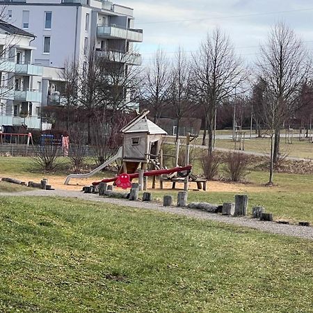 Grosse Ferienwohnung In Augsburg Mit Balkon Bagian luar foto